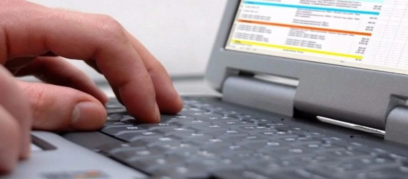 Μπήκαν οι υπογραφές για το κοινωνικό μέρισμα - Πότε ανοίγει η πλατφόρμα